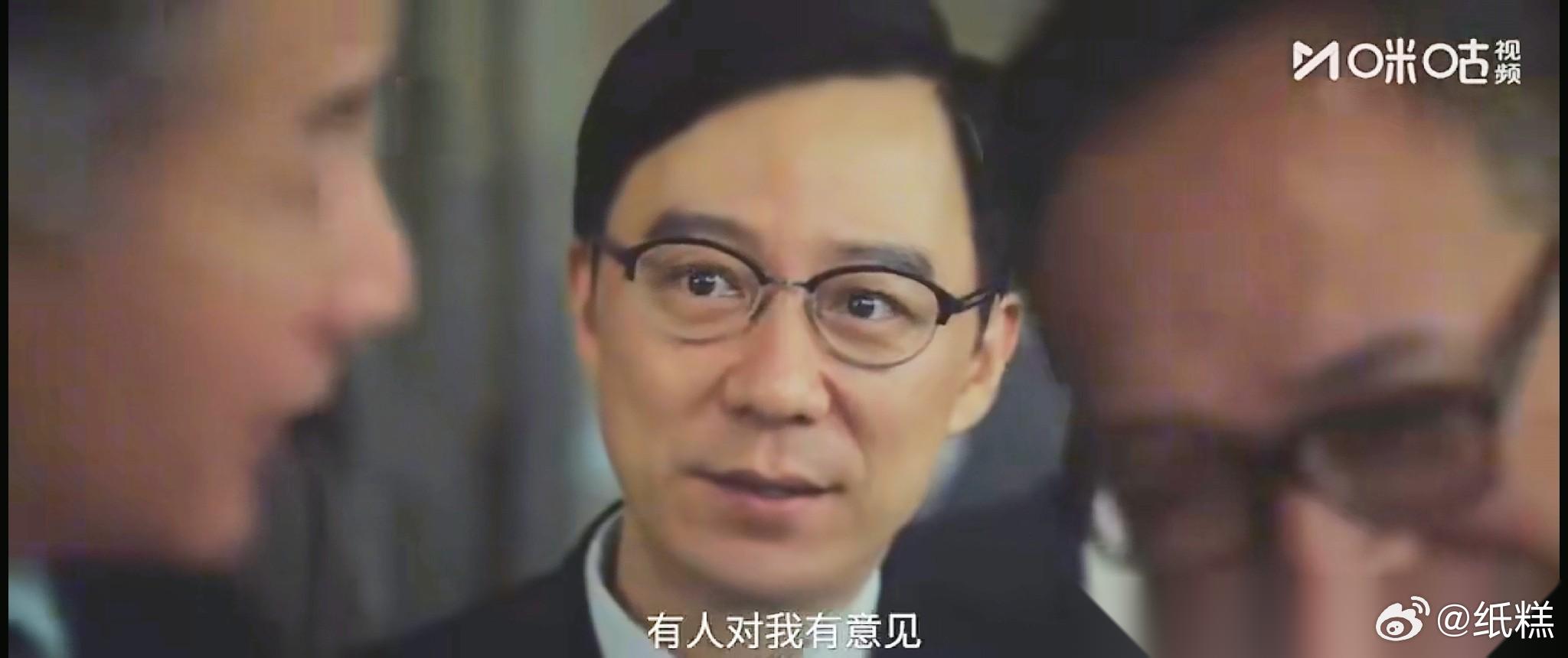 追《交锋》看了曹了平和贾春霖饭店那场对手戏，很多观众看完都被贾春霖圈住了。看着