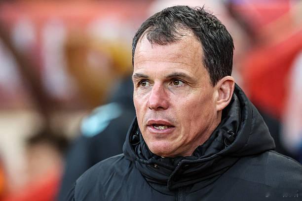 桑德兰桑德兰最近两场惨败，丢了9个球，整个赛季保持的强悍风格，突然间变成羸弱了