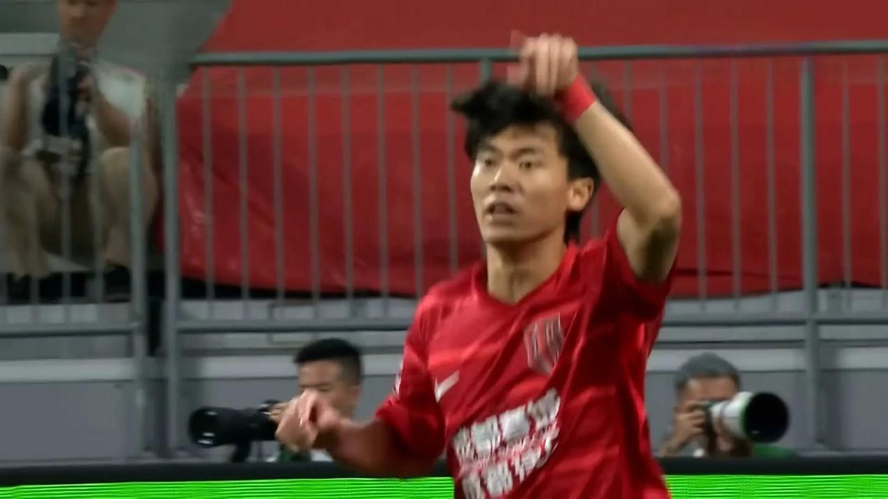 胡荷韬，是否可以胜任中国男足主力右后卫？作为成都蓉城队目前主力右后卫胡荷韬来