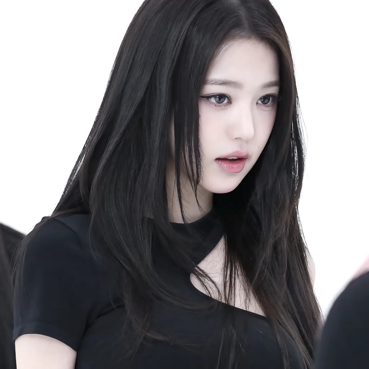 如果世界上只剩下最后一个攻那一定是【张元英】cr.你睫毛的重量刚刚好张元英喝奶