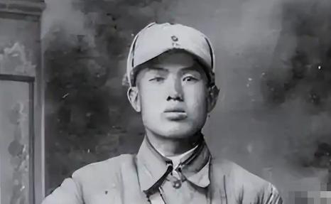 武效贤，1923年生于山西沁源，13岁参加牺盟会，后编入八路军386旅，参加过百