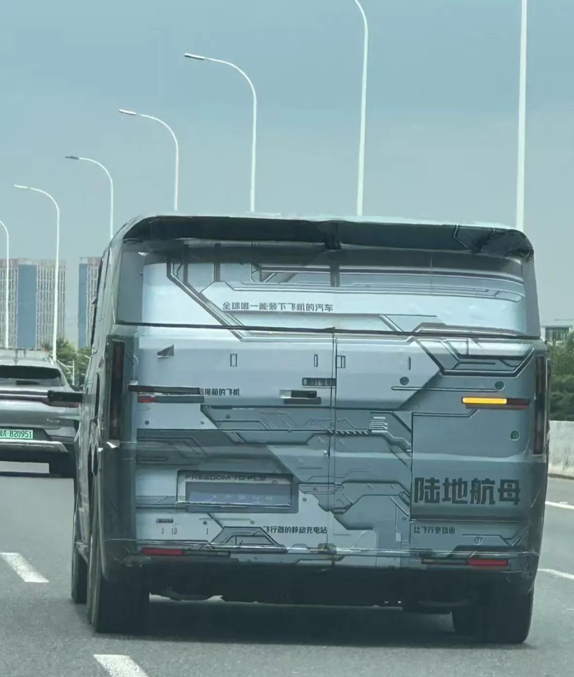 这啥车啊，霸气侧漏，陆地航母的称号