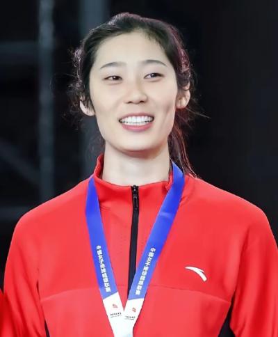 中国女排以3-2成功复仇泰国队后，朱婷万万没想到，自己的老搭档惠若琪竟因为一番话