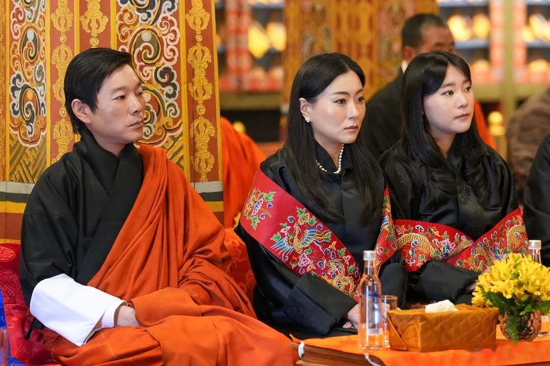 不丹王室🇧🇹🇹🇭6月13日，不丹国王吉格梅·凯萨尔·纳姆耶尔·旺楚克和
