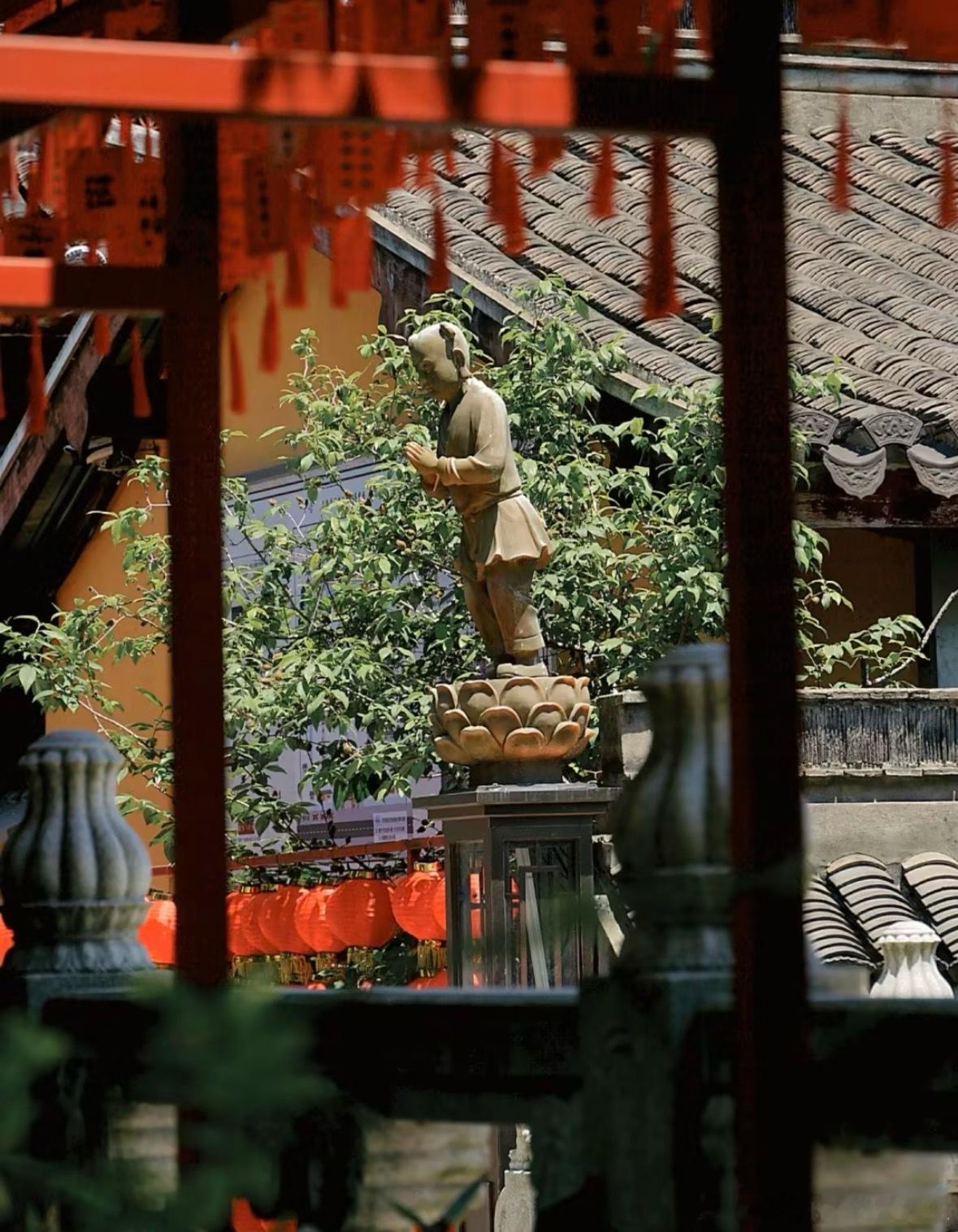 即将进入“乙未月”（7月7～8月6），火气入土，万事开始收势。进入7月丙午年的火