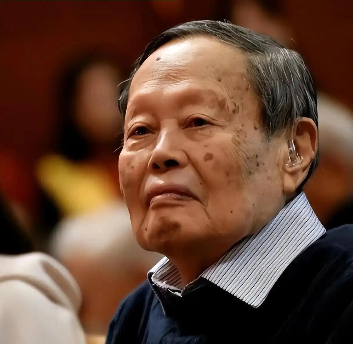 杨振宁不无感慨的说道，很难想象在人类后来的时代，会出现像爱因斯坦一样的人物！很明