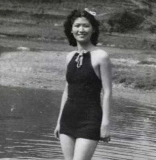 1914年，31岁的阎锡山，娶了14岁的小妾，洞房之夜，阎锡山对小妾说：