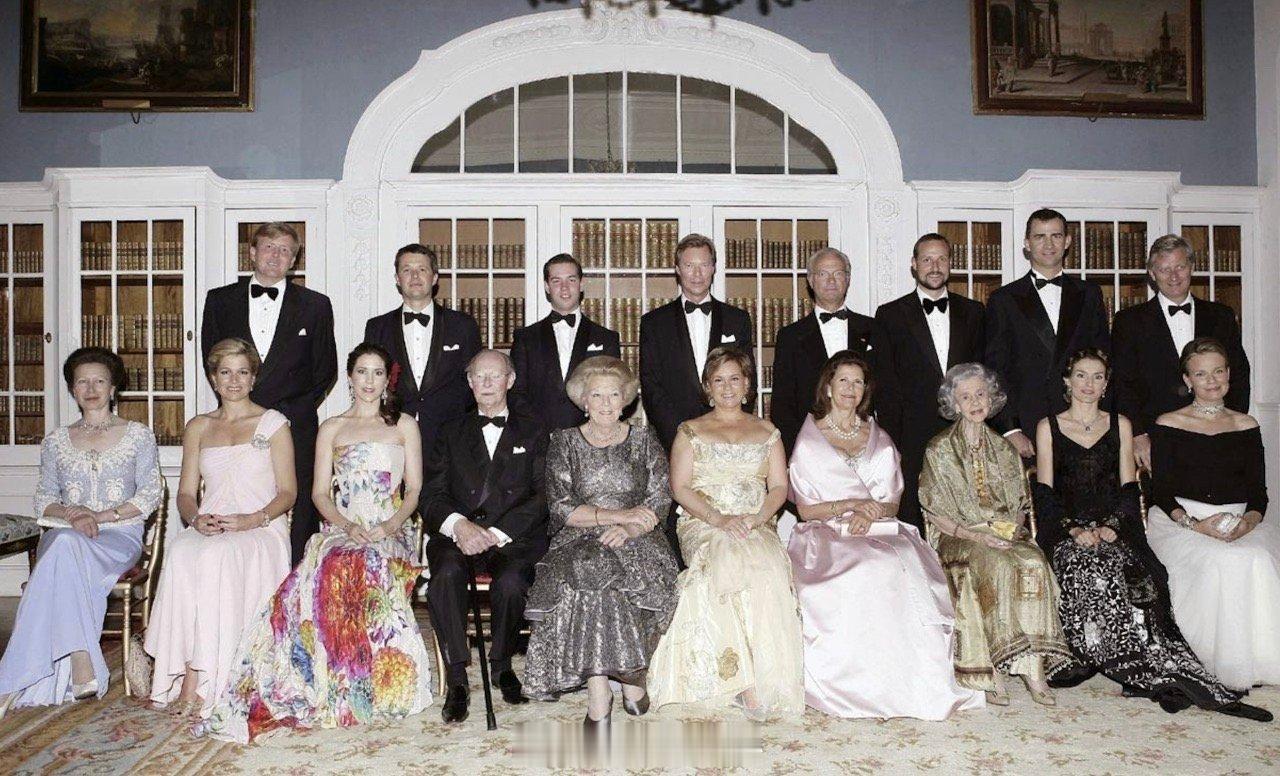 英国王室2006年7月1日，安妮长公主受邀在卢森堡贝格城堡（卢森堡大