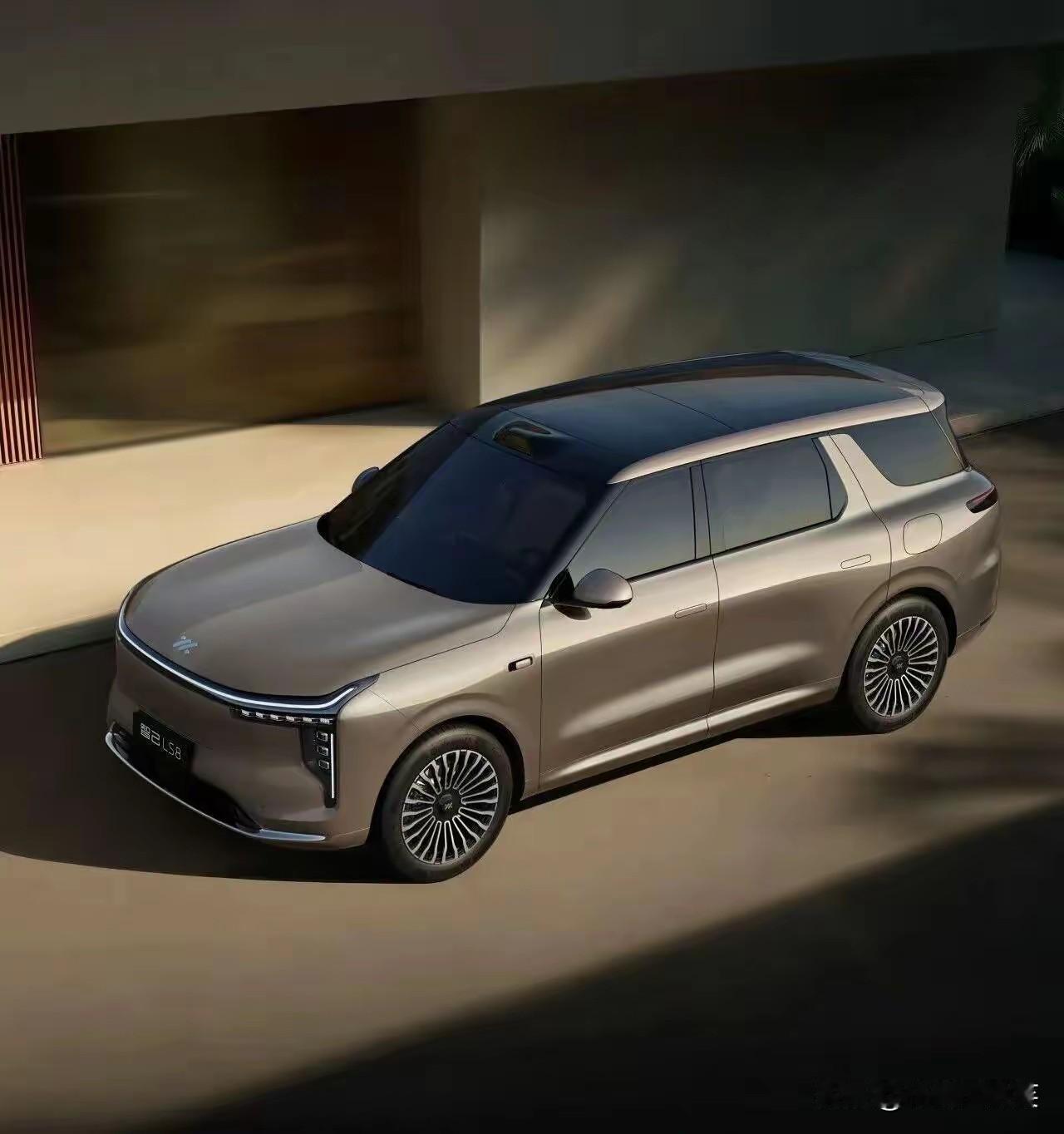 试了机械悬架的新一代智己LS6增程52Max，很多车的前悬架稳定杆都和减震