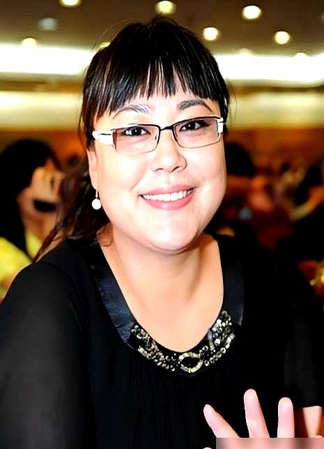 2005年，李菁菁差点把“庄嫂”这个角色推了。导演郑晓龙找上门，开出8万片酬。一听要拍半年，李菁菁直