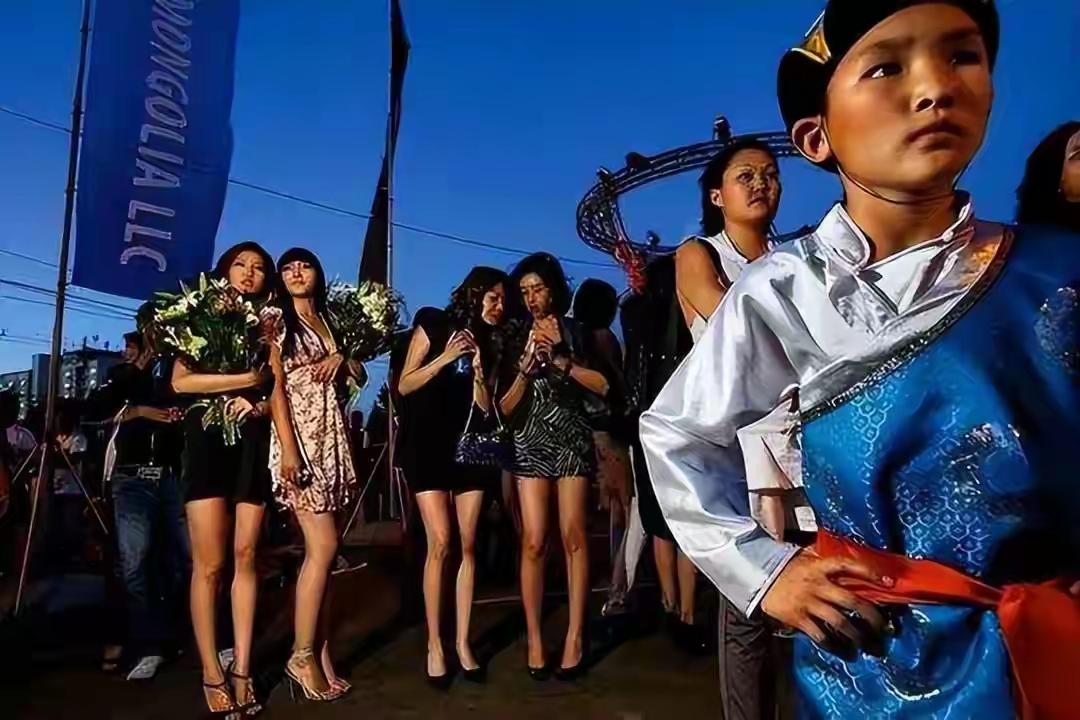 震惊！蒙古19000名女性沦为‘柴油女郎’|用身体换柴油过冬|政府禁而