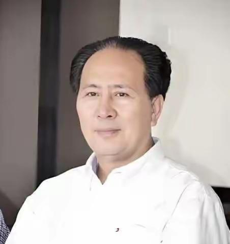 1994年秋天，河南平顶山法院行政庭长许国寅在北京出差，坐上出租车刚报完地址，司