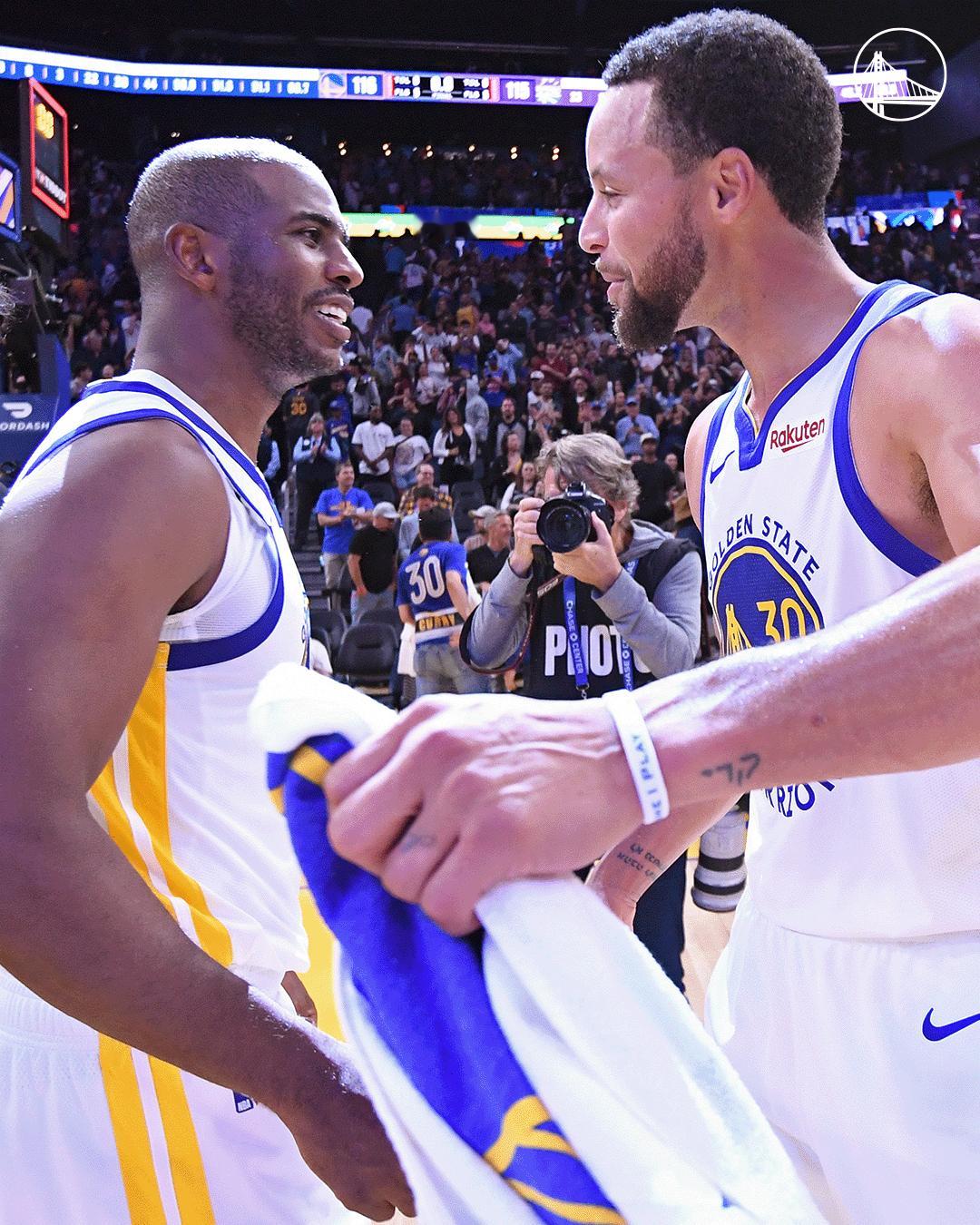 克里斯-保罗参加了一档播客节目，谈到了斯蒂芬-库里的防守。保罗表示：“我在火箭打