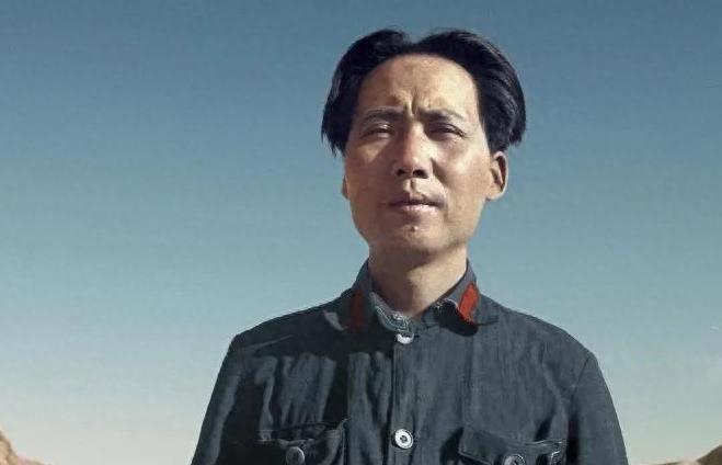 毛主席虽足智多谋，却也曾有冲动时刻，幸好周恩来和刘少奇及时劝导化险为夷！193