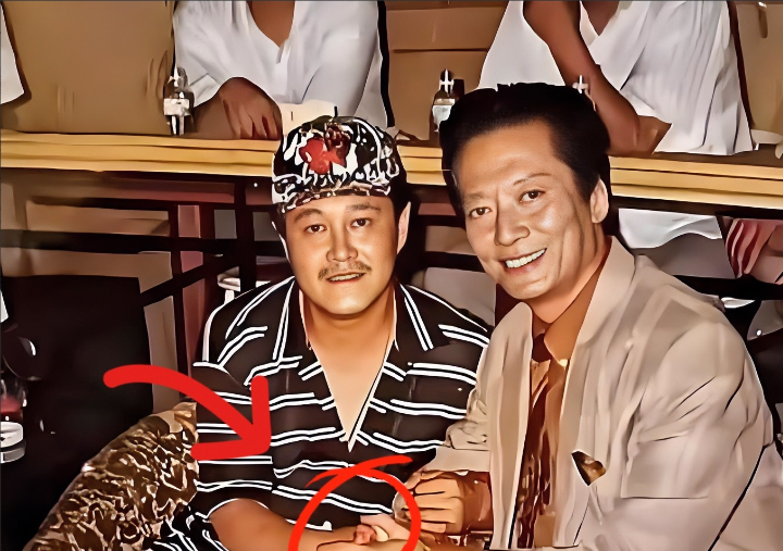 我看了这张老照片沉默好久，突然明白为什么赵本山如今地位这么高，原来有部分原因