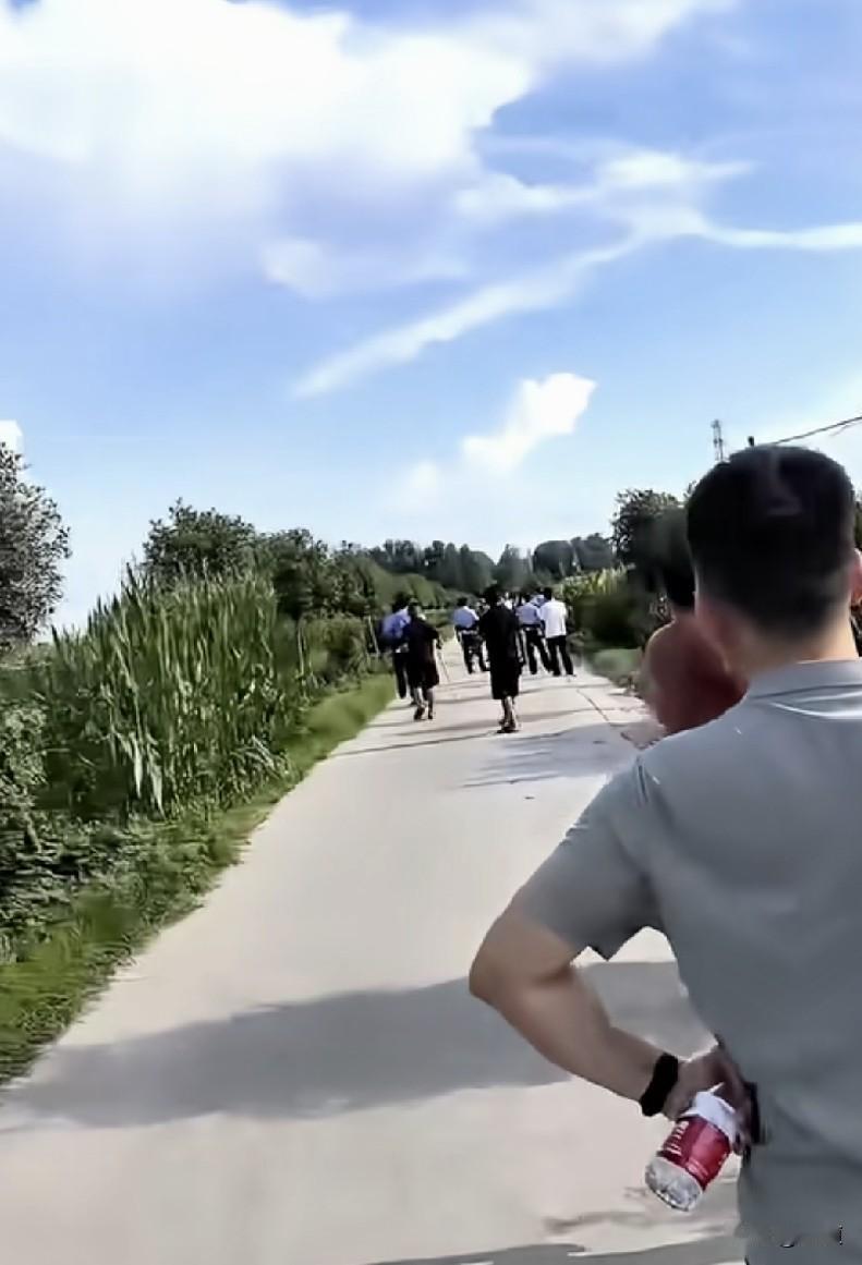 有人说河南西平夏付钢，出事前到处找人没人理。出事后人到处找他找不到。