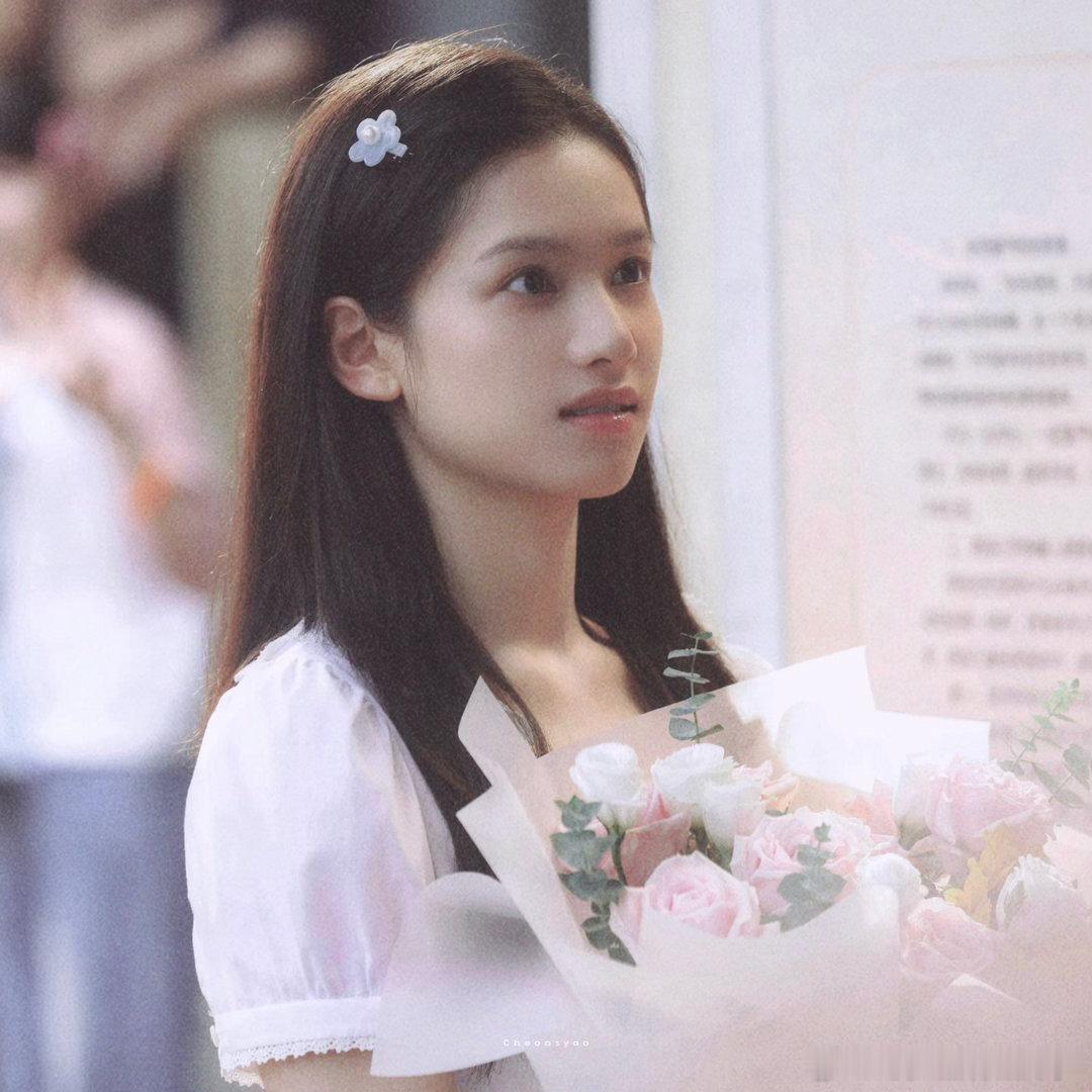 张婧仪演白富美穷学生都有说服力野狗骨头✨自带贵气又能落地烟火，苗靖清贫学生模样刻