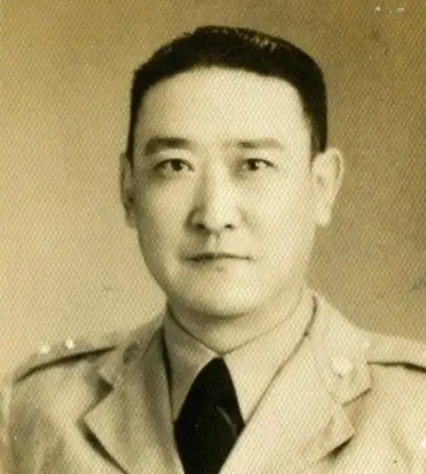 新疆解放时，马呈祥带着千两黄金逃往埃及，张治中去电挽留让他留下，他说：“我手上血