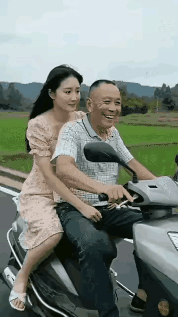 开车都不认真点，这下安逸了嘛