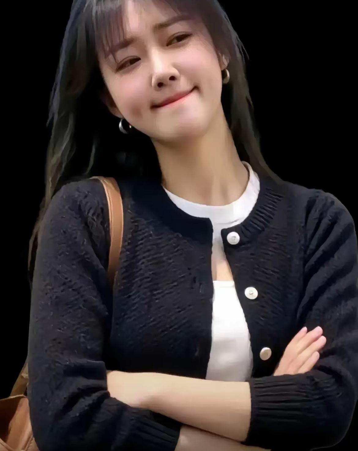 刚结婚时，他确实很浪漫，常准备惊喜，下班就回家陪我，不看手机，不忙工作，周末带我