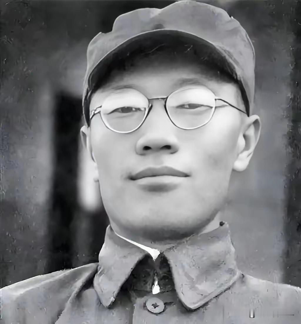 1942年，万毅察觉蒋介石密令处决自己，趁守卫不备逃出。没跑多远就被哨兵发现，生死关头，他竟异常冷静