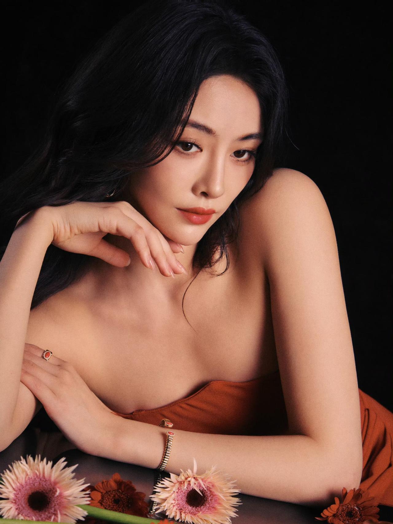 红裙和ki最适配[滑稽笑]许佳琪