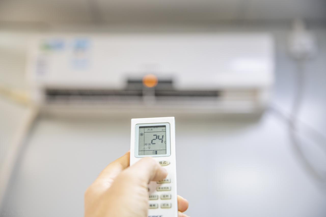 高温来袭！消化科医生提醒：胃病患者宁愿在家躺着，也别做这4事随着夏季高温来袭