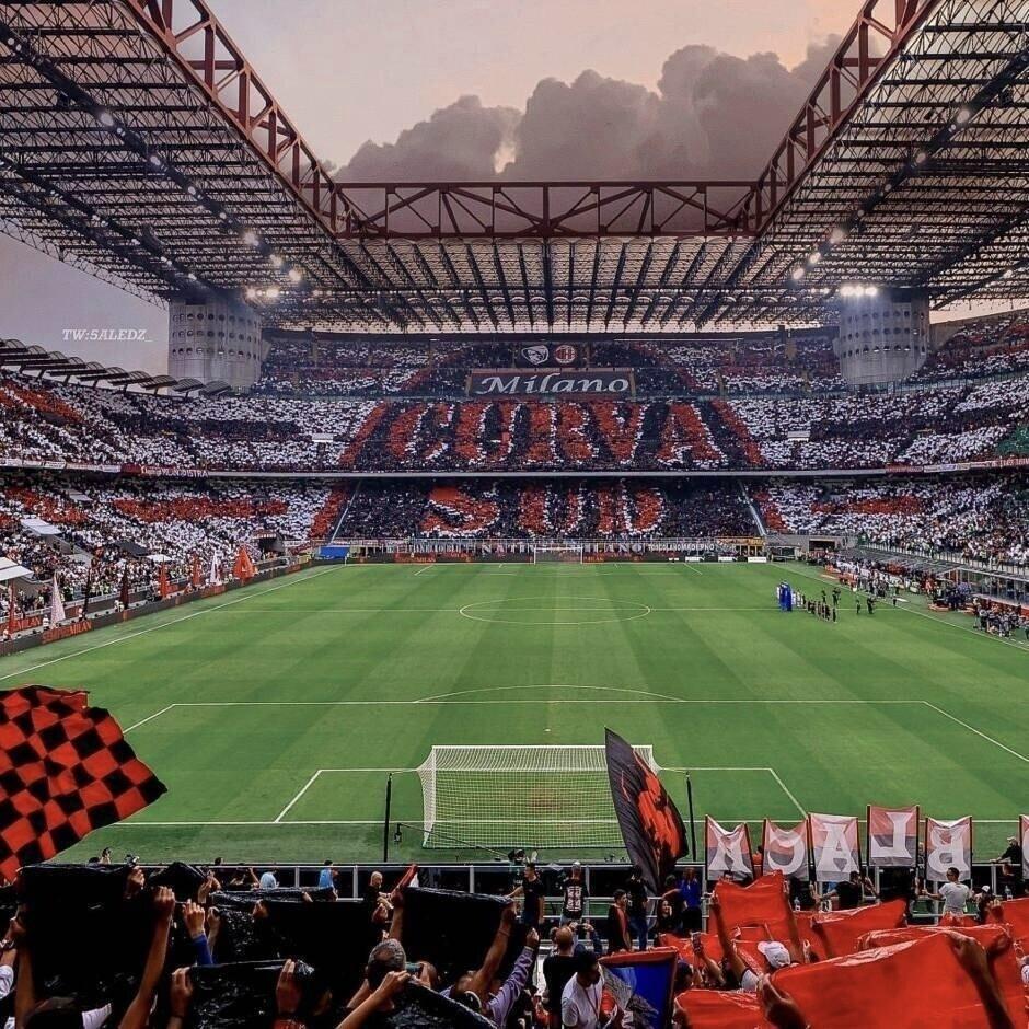 圣西罗意甲第1！米兰3比0战胜维罗纳之后，米兰的主场成绩6胜2平1负，也超越了