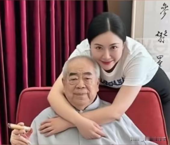 这就是凡人与天才的差异！中国当代著名书画家、国学大师，87岁高龄的范曾先生，与3