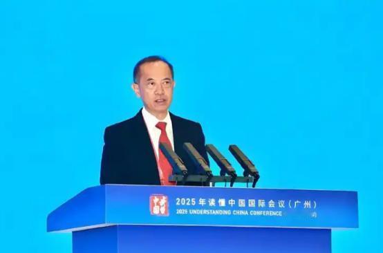 很多人以为，高市早苗的强硬是在配合美国围堵中国。错了！真相是，她正在把日本变成亚