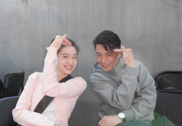 霍建华在《王牌对王牌》里，居然把贾玲、沈腾逗得前仰后合？这还是那个“老干部”吗