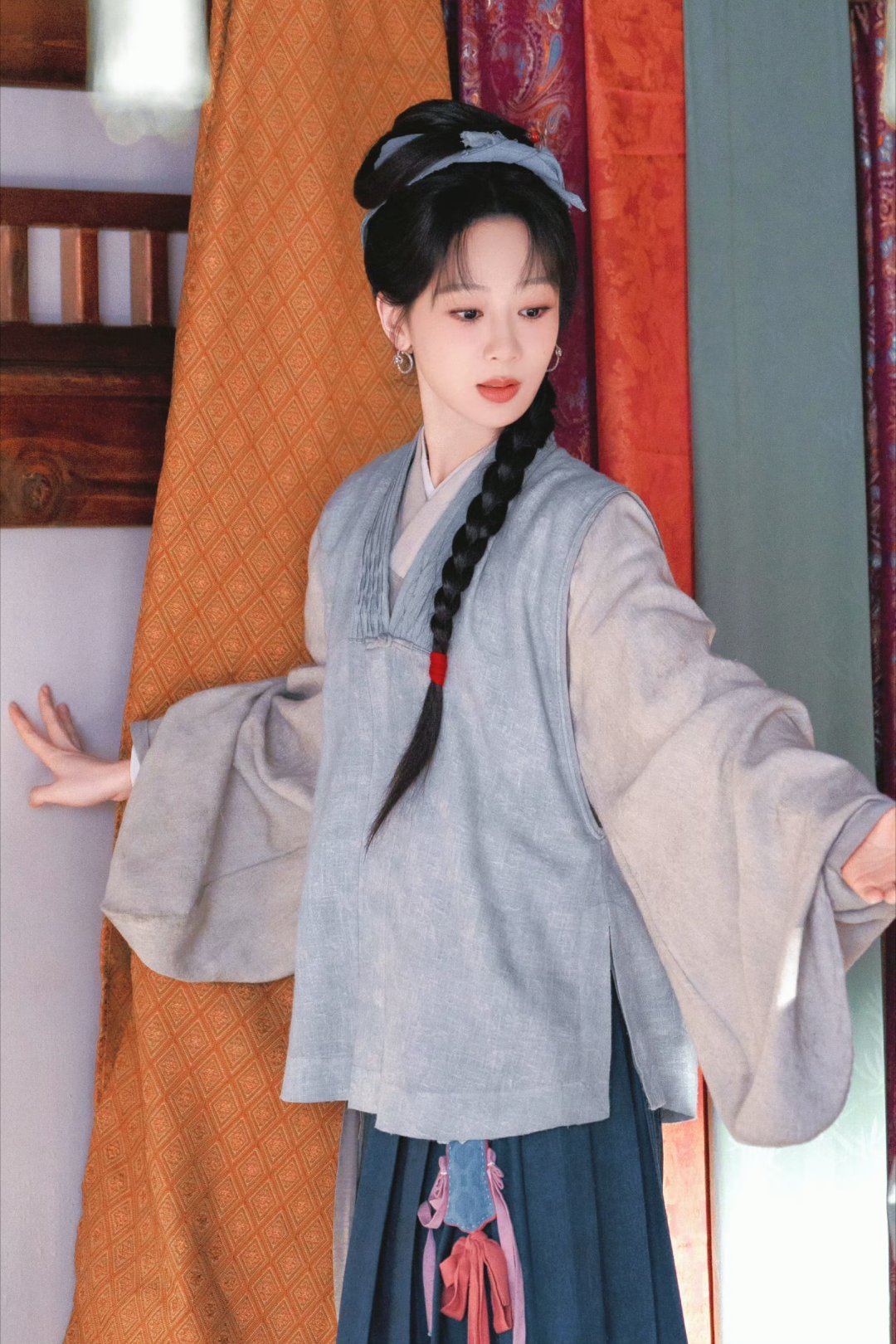 杨紫杨紫李祯杨紫家业墨韵风华，妙手铸匠心，历经千帆，再现徽墨光彩。期待和李