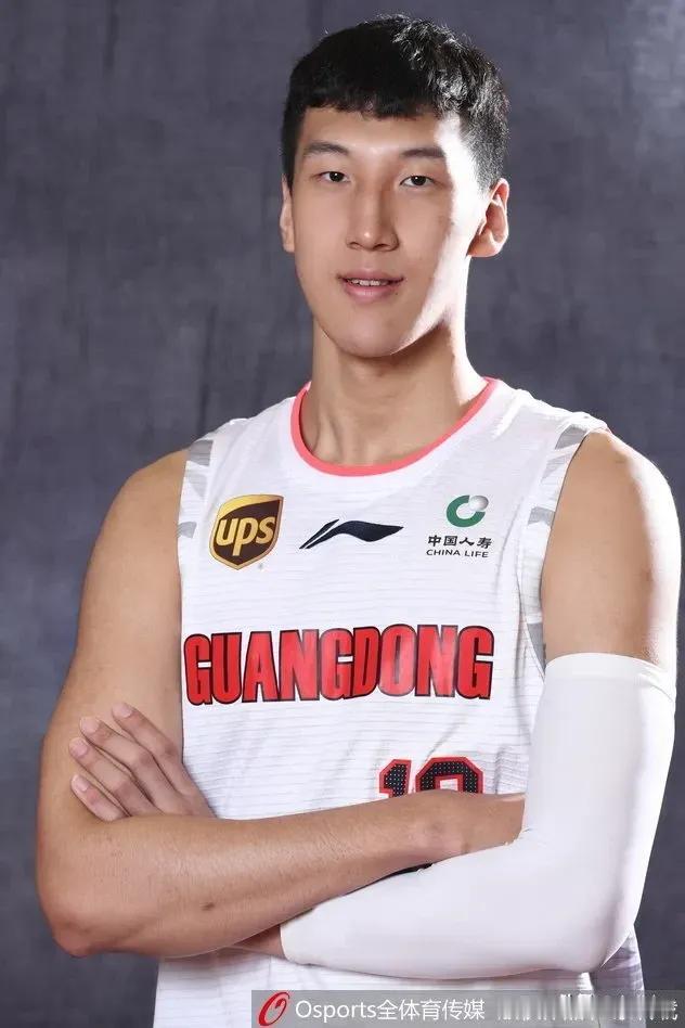 杜涧旺没得到广东宏远俱乐部官方祝福也别过度解读。越解读、越喷杜润旺更会显得广东