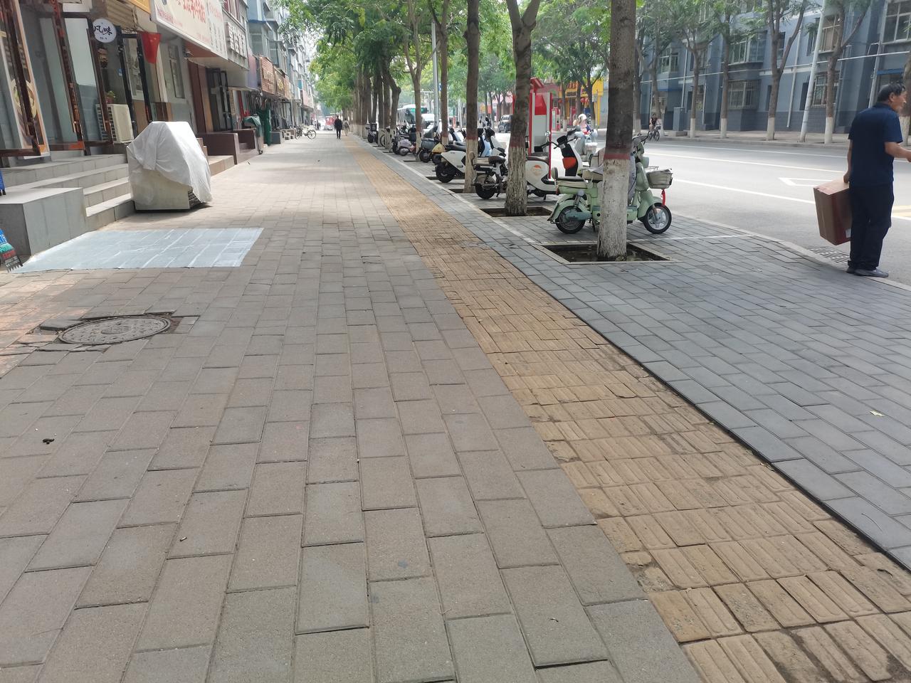其实上个班也挺好，接受自己的平凡，我姐16年大学毕业，整个家族唯一一个大学生，毕