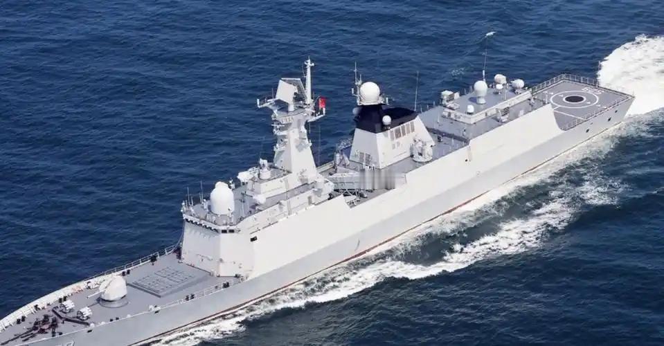 054A护卫舰缠斗美舰20小时，边航行边紧急装弹，一度准备开火击沉！ 4月1