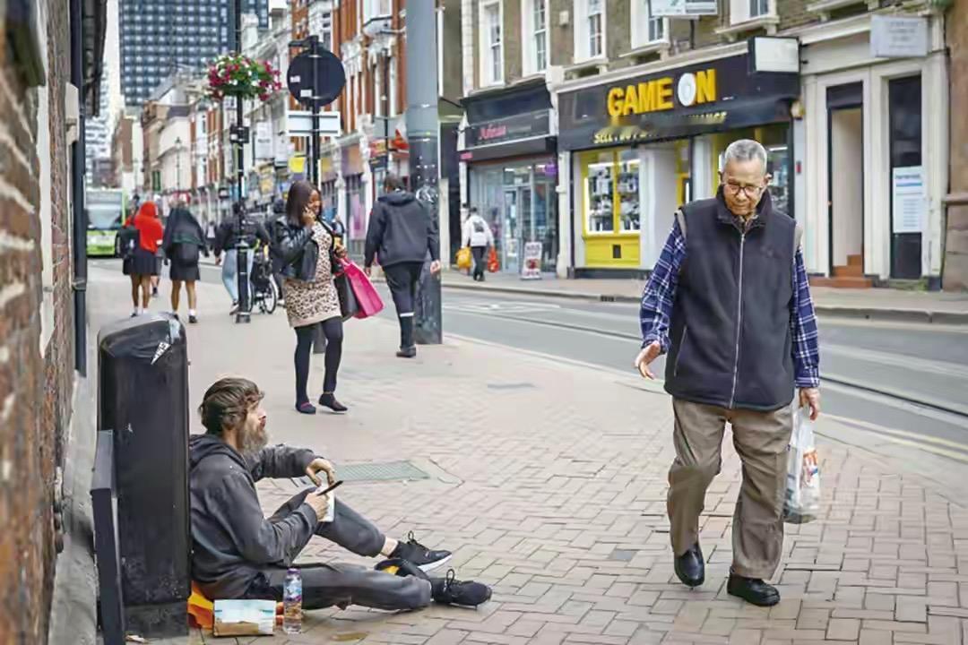 为什么英国仍然被认为是世界强国？英国的经济是非常非常差的，我去年回故乡时，有