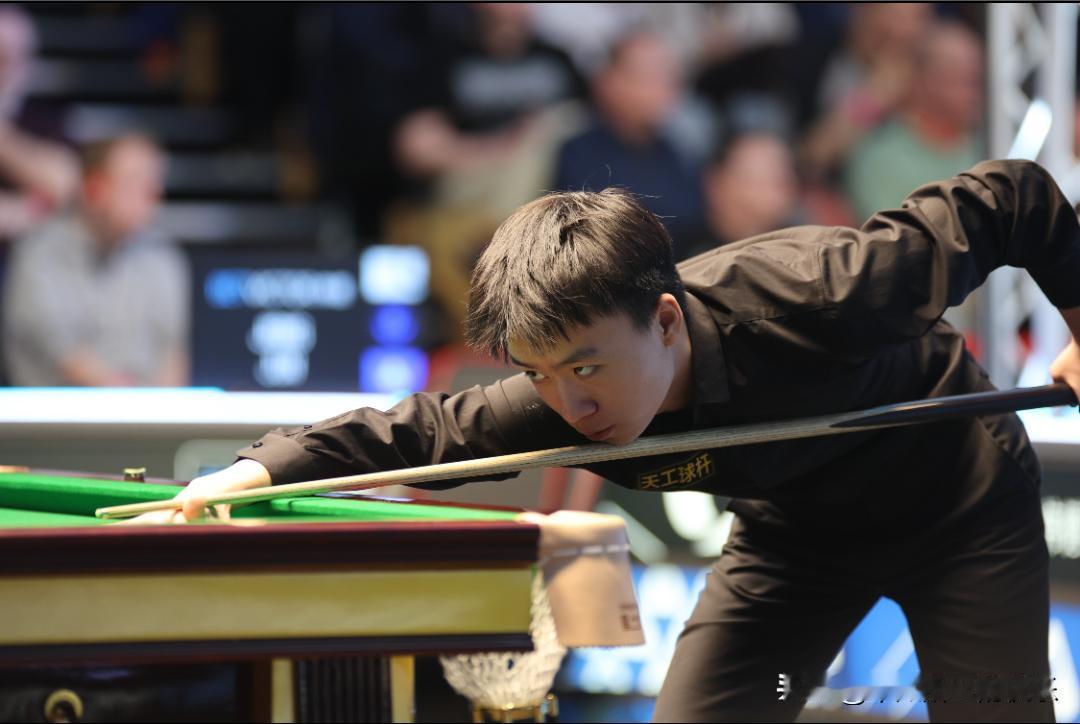 这才是中国斯诺克厚积薄发的证明！说的是江俊也是像江俊一样的中国球员，中国斯诺克