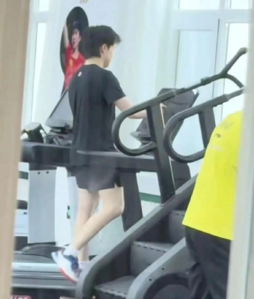 王楚钦可能会参加乒超有小道消息说王楚钦已经慢慢恢复训练，离乒超还有4天，