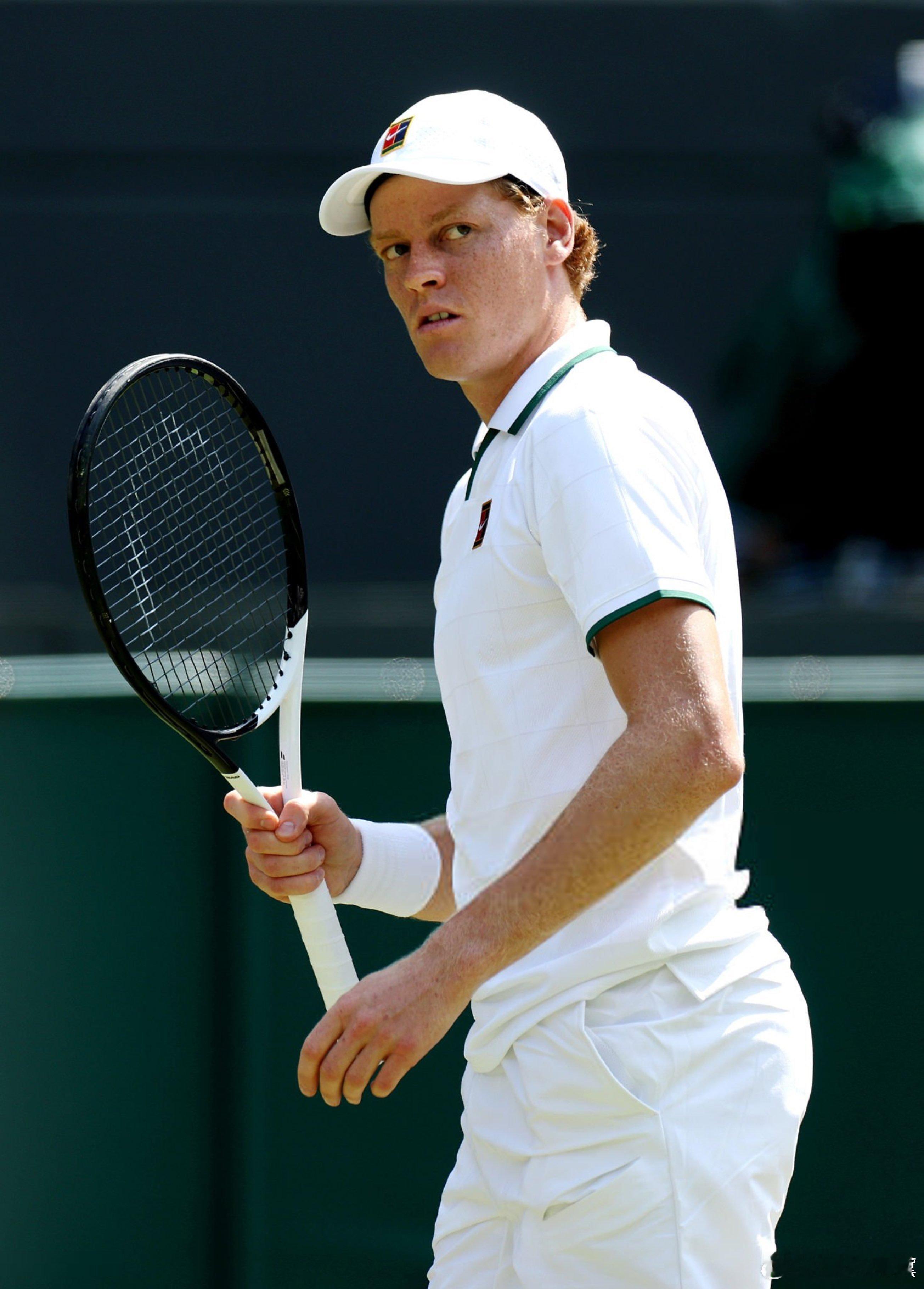 辛纳6-4、6-3、6-4直落三盘击败詹森·布鲁克斯比，闯入温网16强💪🏻