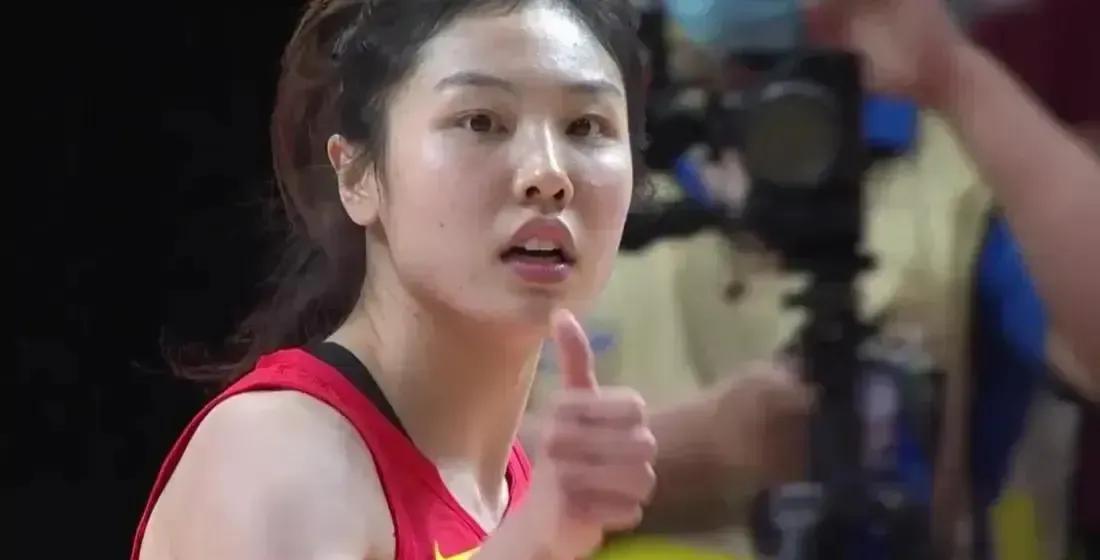 张茹，张茹，越打越不如海口五源河体育馆内，中国女篮与澳大利亚的热身赛战火正酣。