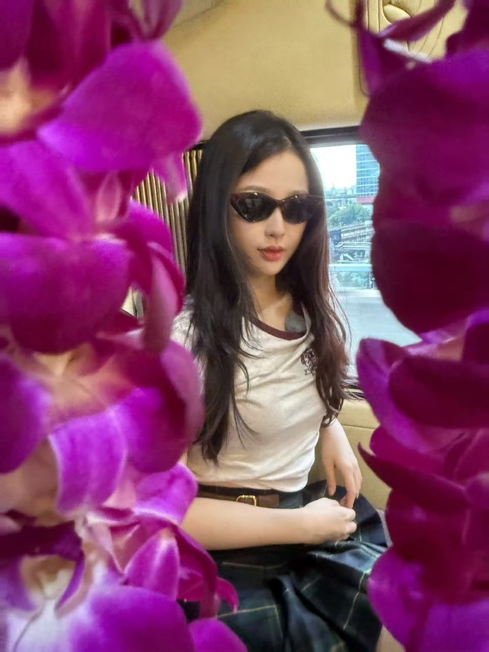 虞书欣问中间的摄影师是哪位虞书欣中间的摄影师是哪位虞书欣中间的摄影师你出来一