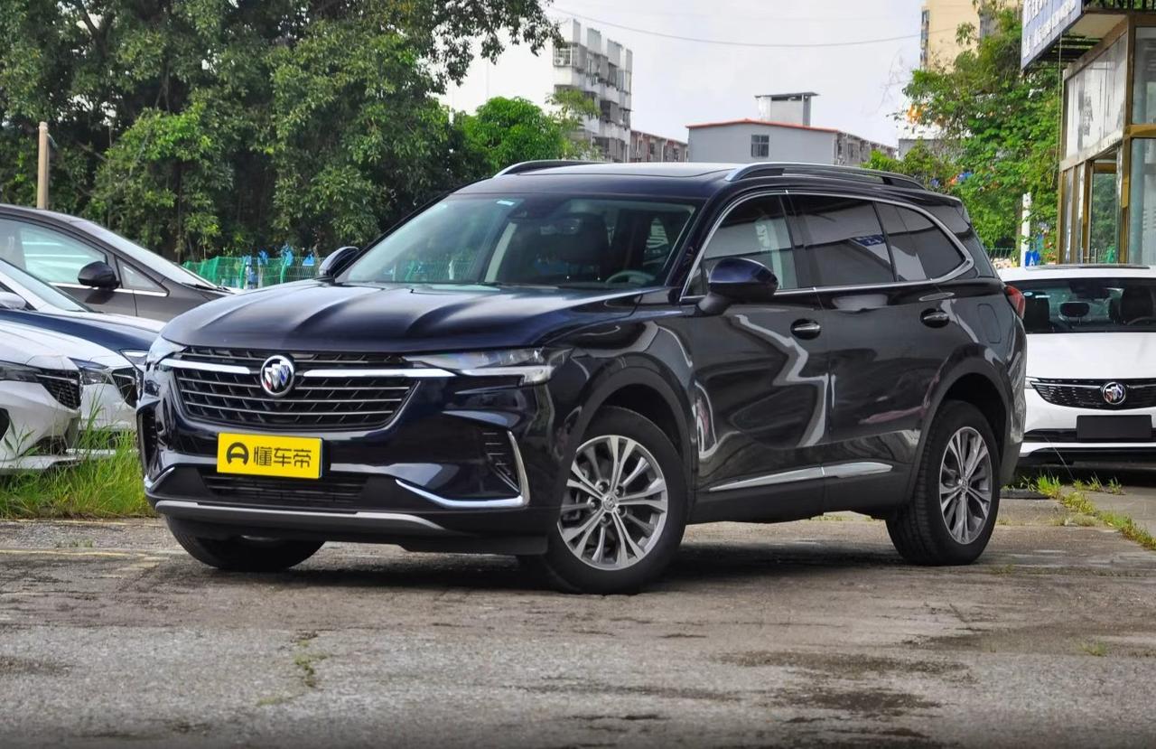 最近后台好多粉丝私信问我：“10万出头想买台靠谱中型SUV，昂科威二手值不值得冲