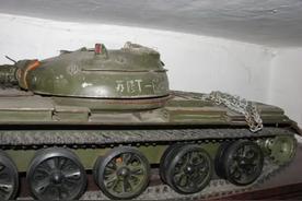 ☁1969年，我军缴获了苏军的一辆坦克。苏联派特工潜入我国，企图将其炸毁。