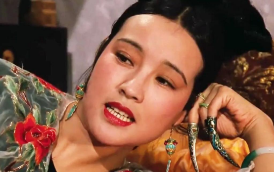 一天，12岁的同治帝，去给母亲慈禧请安，不料，他刚走进门，被眼前一幕惊呆了，慈禧