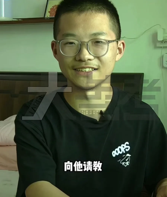 北大副教授韦东奕的竞争对手来了，它就是这名河南的考生，高考以697分的高分被北大