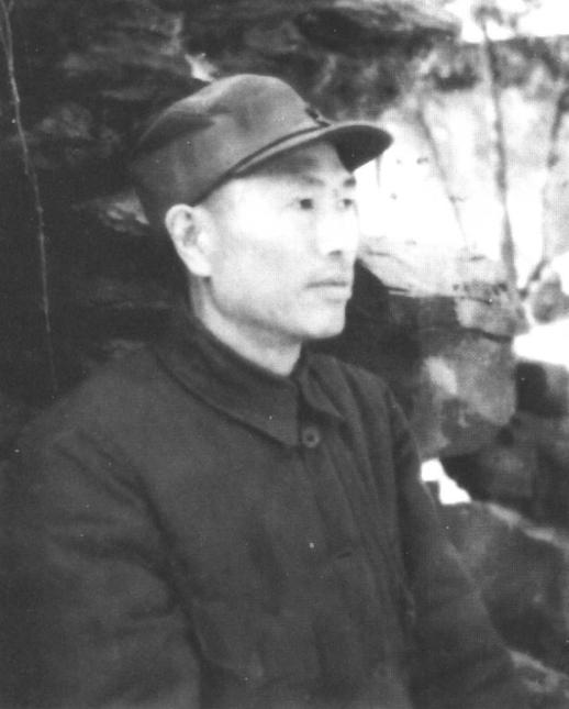 邓华用兵以谨慎著称，辽沈战役开打，东北野战军准备用四个纵队攻打锦州，邓华认为四个