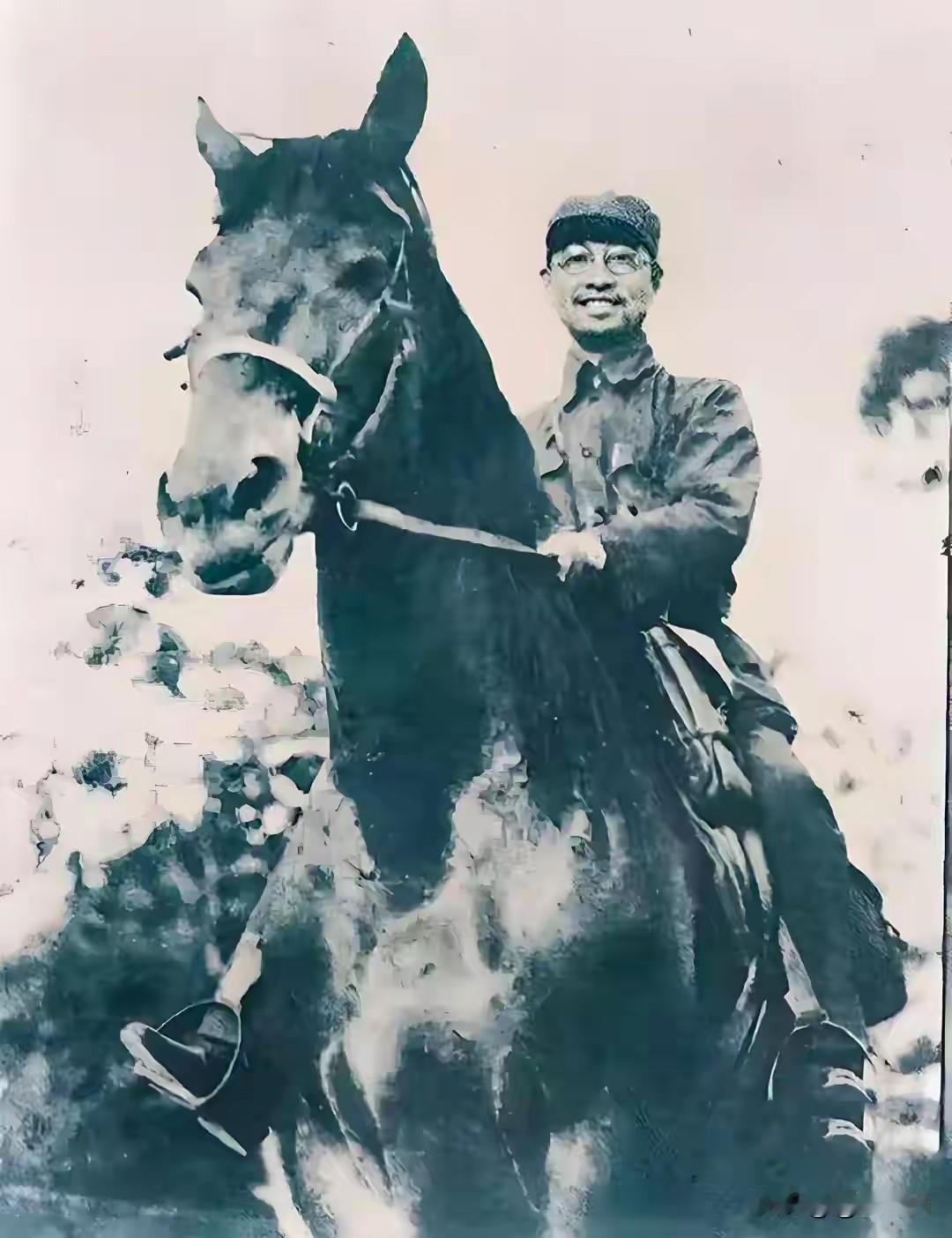 唯一让蒋介石又敬又愧的名将！隔着海峡听闻死讯，当场怒斥蒋经国陈赓逝世的消息
