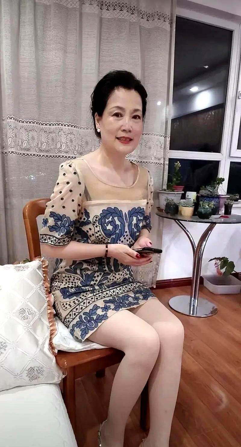 你是不是觉得撩中年女人非得砸钱？我身边有个哥们儿，长得像个土豆，开台二手破捷达
