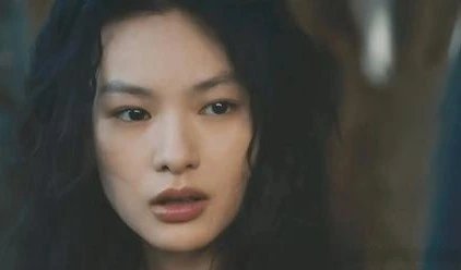 《交锋》最破防宿命！被三人碾碎人生，浴血翻盘亲手送间谍归案追完《交锋》最新剧情，