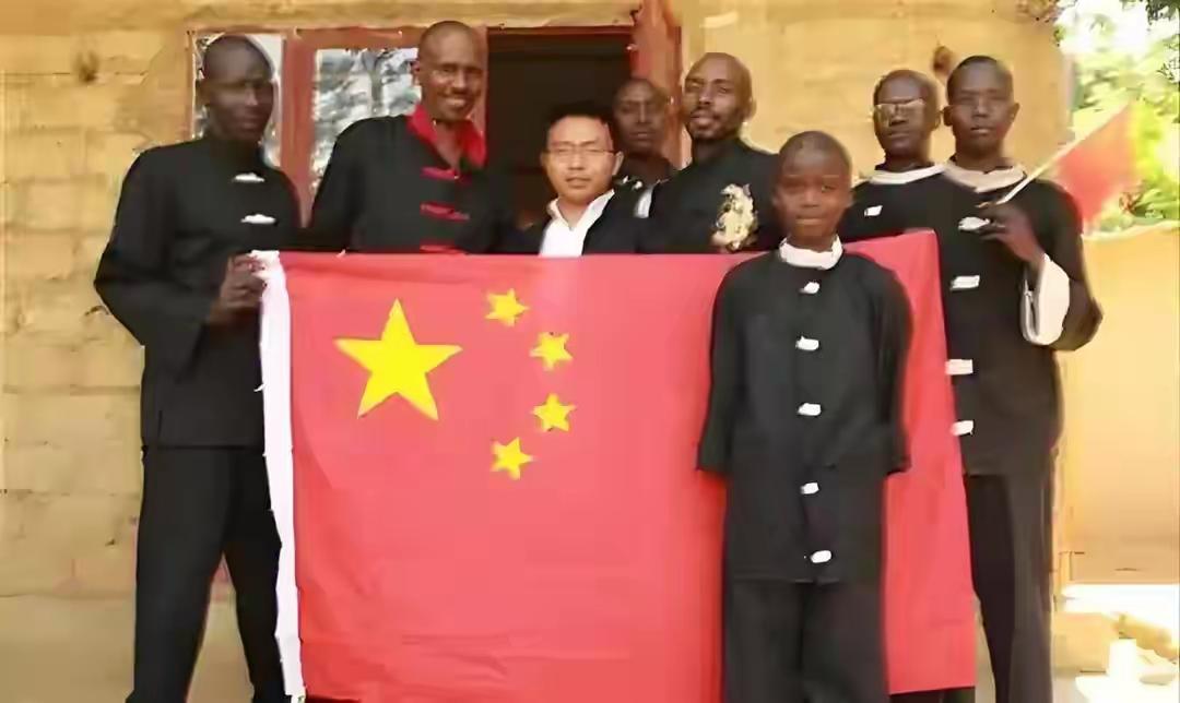 卢旺达高考全是抄中国的作业？和省高校的一位教授交流，他说卢旺达